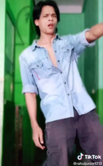 Teuku Hasnawi, kembaran Shah Rukh Khan di Tik Tok. (TikTok/@rahuljunior1213)