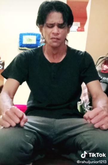 Teuku Hasnawi, kembaran Shah Rukh Khan di Tik Tok. (TikTok/@rahuljunior1213)