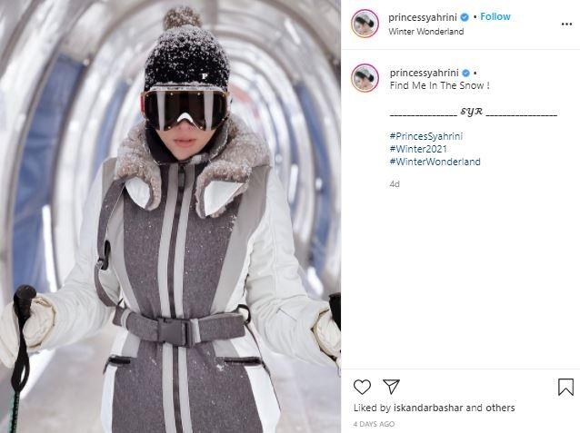 Syahrini main jet ski salju. (Instagram/@princessyahrini)