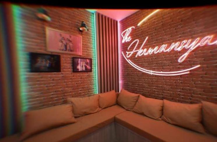 Studio mewah Anang Hermansyah. (Youtube/AttaHalilintar)