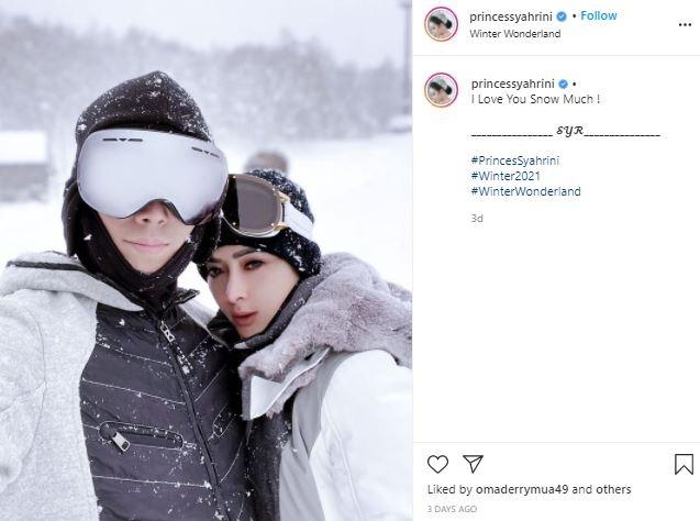 Syahrini main jet ski salju. (Instagram/@princessyahrini)