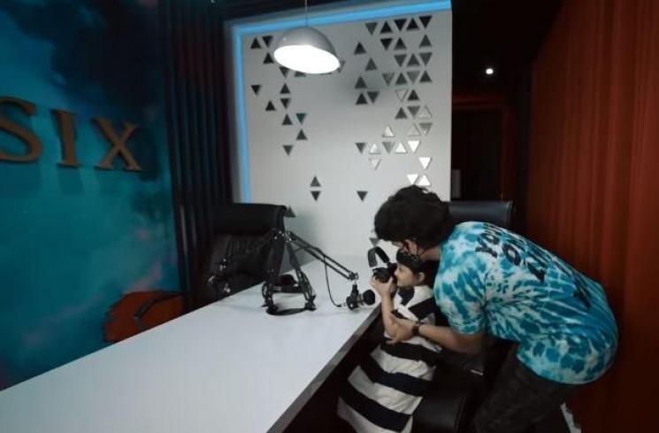Studio mewah Anang Hermansyah. (Youtube/AttaHalilintar)