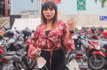 Diduga Sudah Mualaf, Eva Belisima Dikritik karena Minum Miras