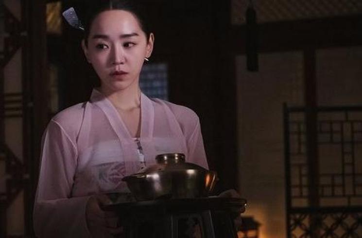 Mr. Queen (Instagram/@tvndrama.official)