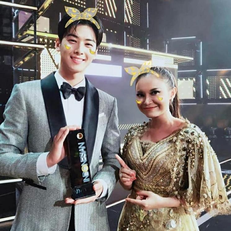 Rossa Foto Bareng Cha Eun Woo atau Suho. (Instagram/@itsrossa910)