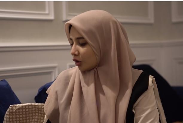 Zaskia Sungkar protes kado pemberian Laudya Chyntia Bella (Instagram.com)