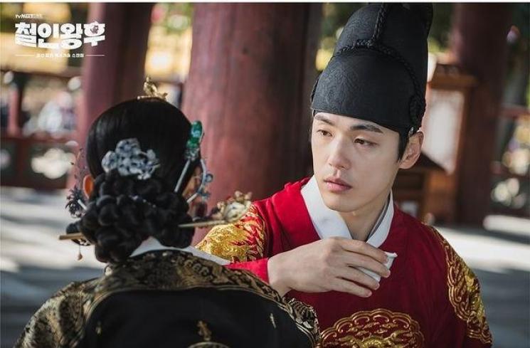Mr. Queen (Instagram/@tvndrama.official)