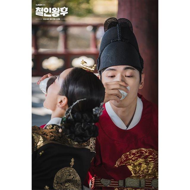 Mr. Queen (Instagram/@tvndrama.official)