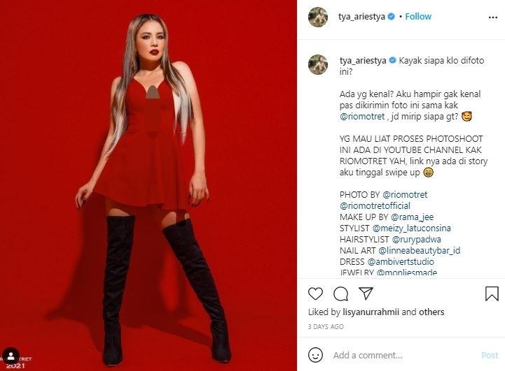 Tya Ariestya pakai dress belahan dada rendah. (Instagram/@tya_ariestya)