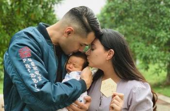 Kelewat Gemes! Cantiknya Putri Asmirandah saat Pemotretan Bertema Superman