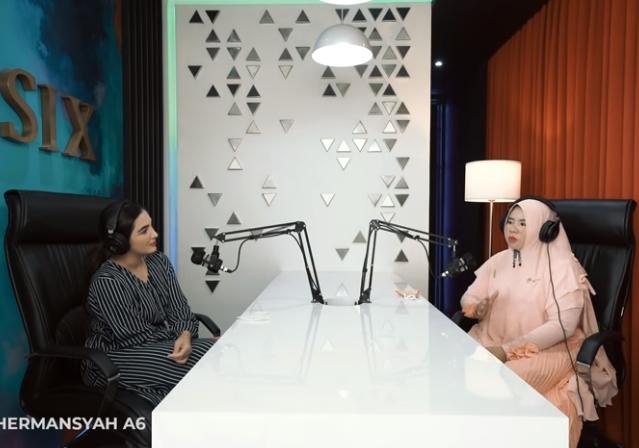 Rohimah saat ngobrol bareng Ashanty (YouTube.com)