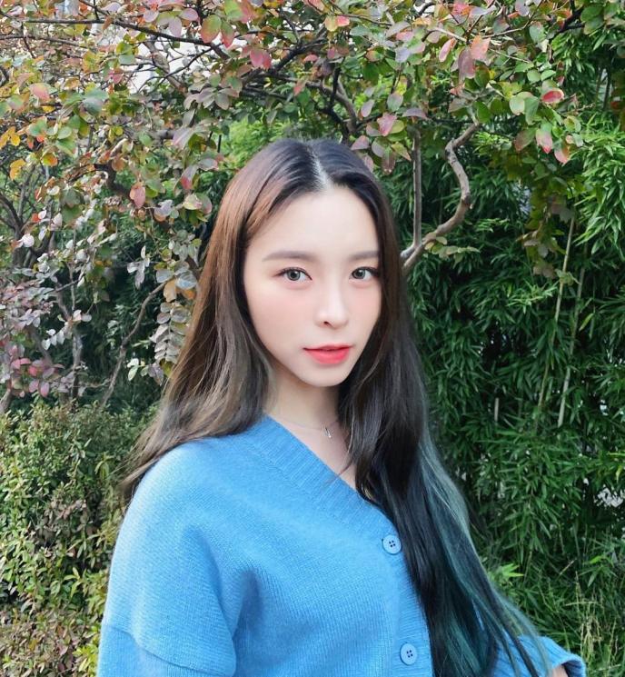 Elkie CLC (Instagram.com)