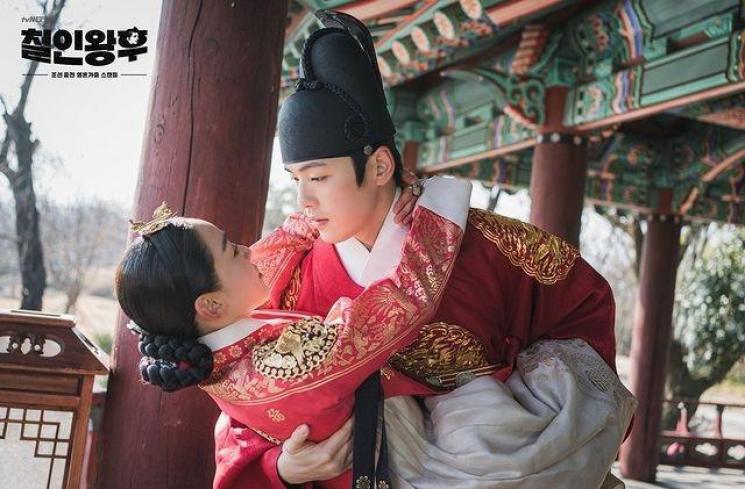 Mr. Queen (Instagram/@tvndrama.official)