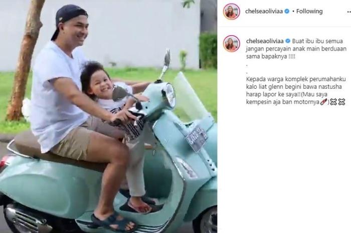 Glenn Alinskie naik motor miring. (Instagram/@chelseaoliviaa)