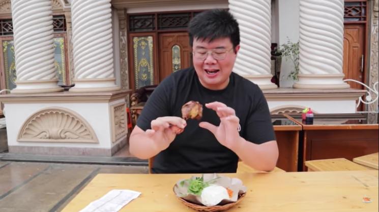 Restoran mewah Muzdalifah menuai kritik. (YouTube/@Anak Kuliner)