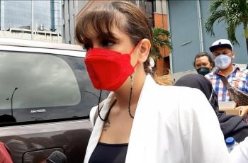 Rumor Ada Orang Ketiga di Pernikahannya, Ini Kata Celine Evangelista