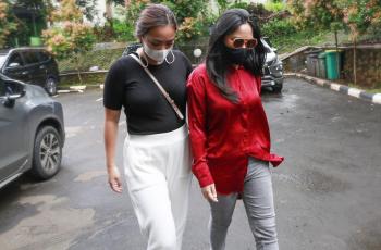 Rachel Vennya dan Pengacara Kompak Lakukan Ini Usai Sidang Cerai