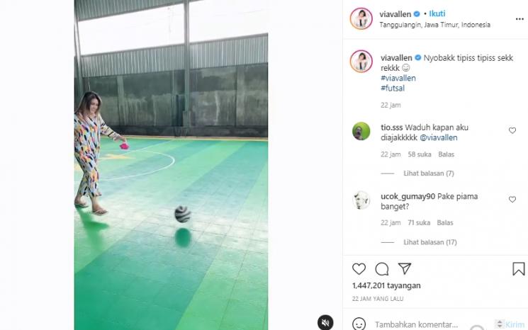 Via Vallen main futsal (Instagram.com)