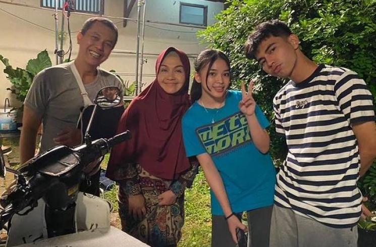 Dimas Ahmad dan Anneth Delliecia syuting bareng. (Instagram/@dimas_baam)