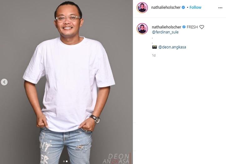 Sule dipuji makin ganteng dan terlihat muda. (Instagram/@nathalieholscher)