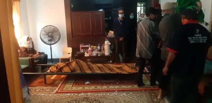 Jenazah Yuri personel OM PMR. (MataMata.com/Herwanto)