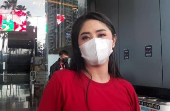 Rizky Billar Menang Gorgeous Dad, Tatapan Kosong Dewi Perssik Tak Bisa Bohong