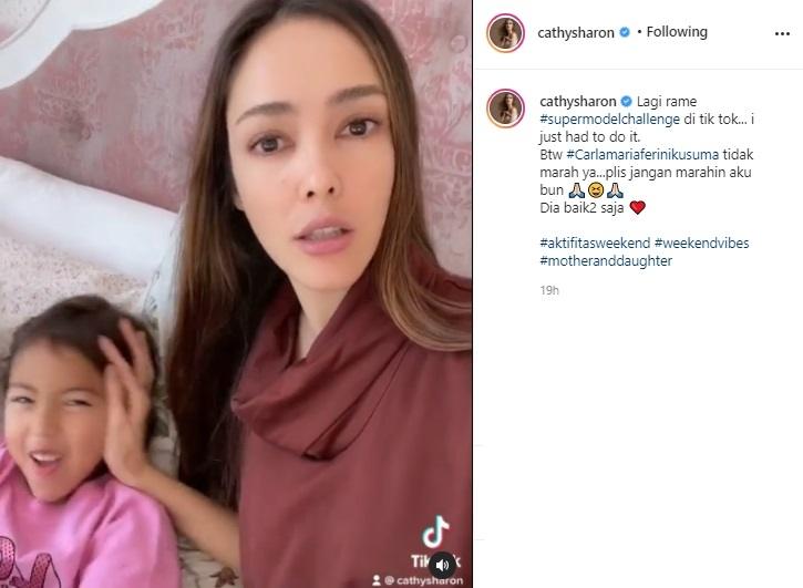 Cathy Sharon dan anaknya. (Instagram/@cathysharon)