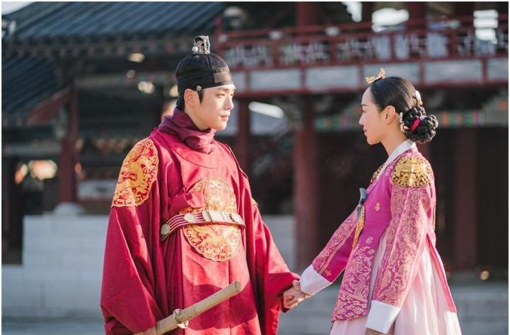 Mr. Queen (Soompi)