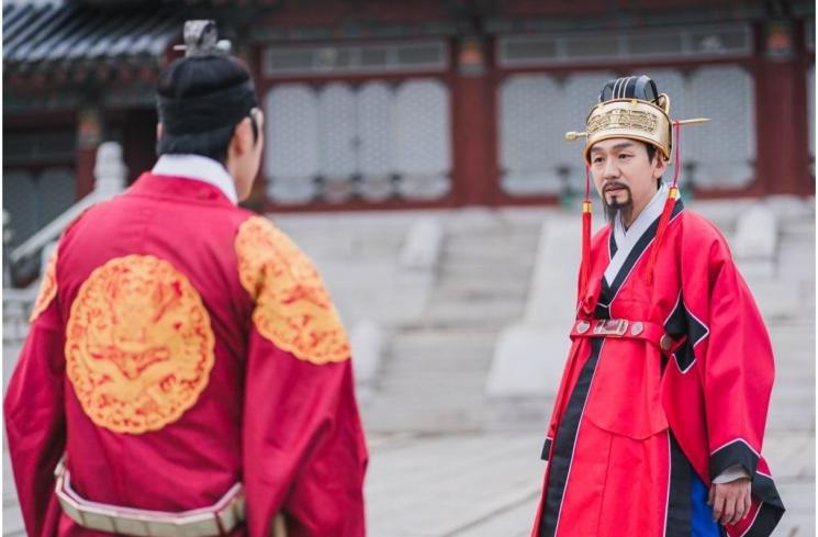 Mr. Queen (Soompi)