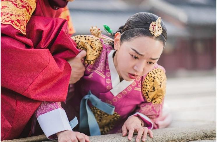 Mr. Queen (Soompi)