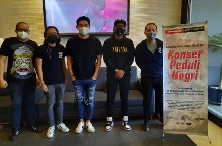 Ifan Seventeen dan sejumlah musisi (MataMata.com/Ismail)