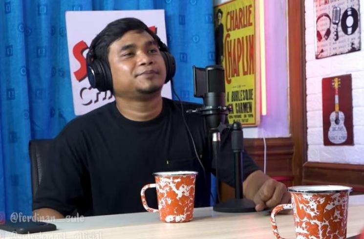 Maell Lee curhat ke Sule. (Youtube/SuleChannel)