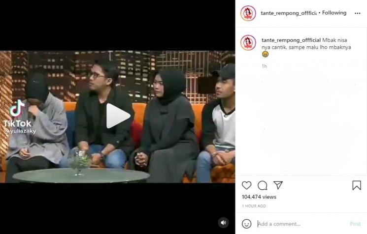 Ayus Sabyan memuji kecantikan Nissa Sabyan. (Instagram/tante_rempong_offficial)