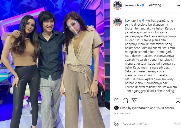 Kevin Aprilio bersama Vicy Melanie dan Widi Vierratale. (Instagram/@kevinaprilio)
