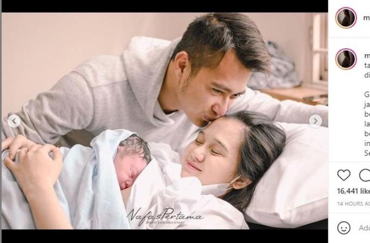 Istri Eza Gionino, Meiza Aulia Coritha, melahirkan anak kedua. (Instagram/ezagio/ma_coritha)
