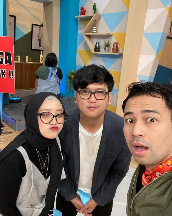 Raffi Ahmad selfie bersama Nissa Sabyan dan Ayus Sabyan KW. (Instagram/raffinagita1717)