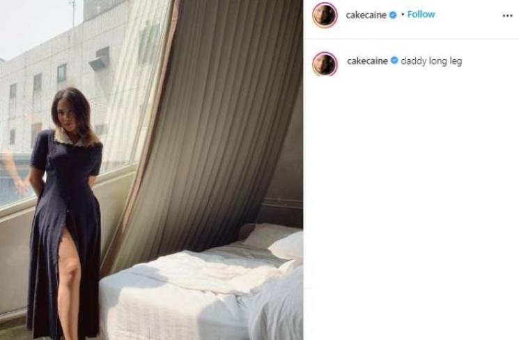 Gaya vintage Nadin Amizah. (Instagram/@cakecaine)