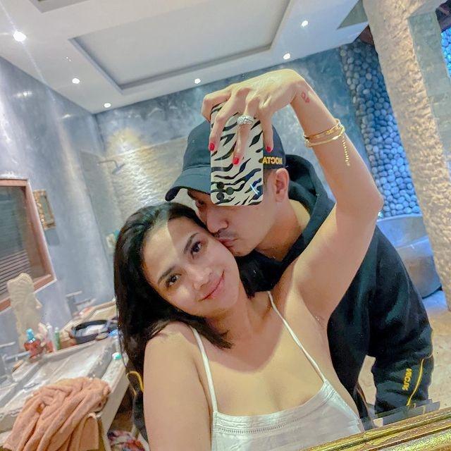 Vanessa Angel dan Bibi Ardiansyah. (Instagram/@vanessaangelofficial)
