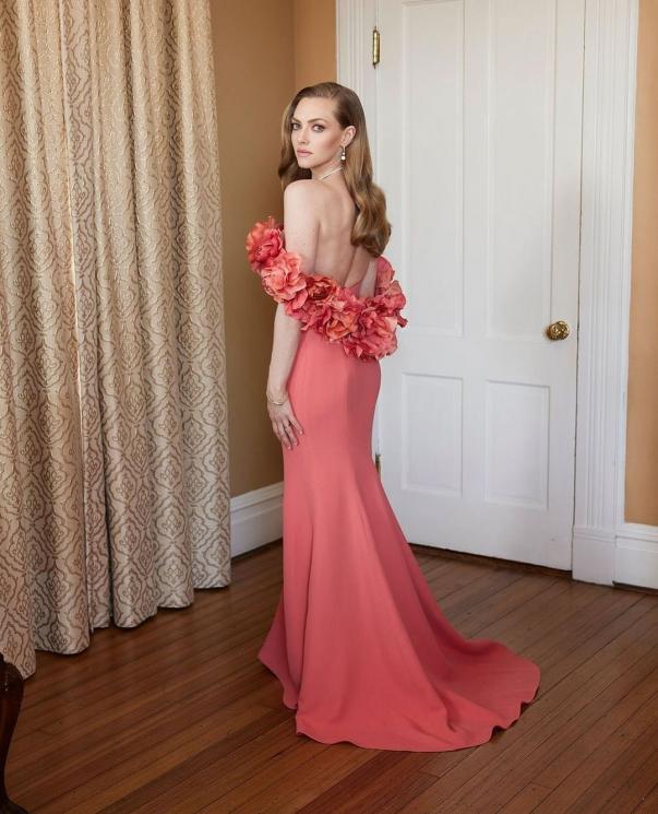 Amanda Seyfried. (Instagram/oscardelarenta)