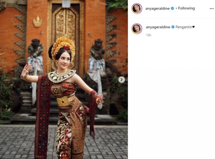 Anya Geraldine tampil jadi pengantin Bali. (Instagram/@anyageraldine)