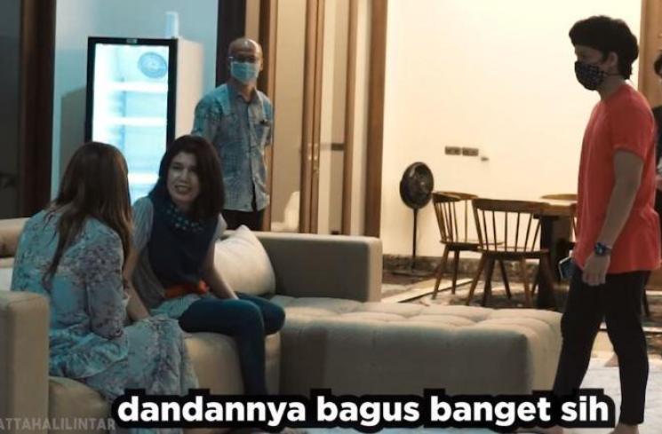 Aurel Hermansyah ketemu keluarga Atta Halilintar. (Youtube/AttaHalilintar)