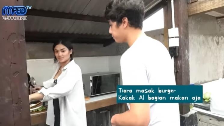 Al Ghazali dan Tiara Savitri. (YouTube/Maia AlElDul TV)