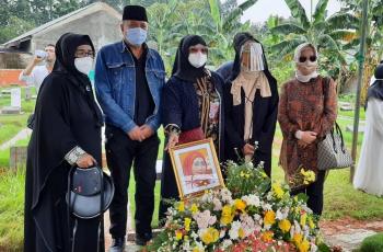 Sebelum Wafat, Asmiar Yahya Masih Sibuk Lakukan Hal Mulia Ini
