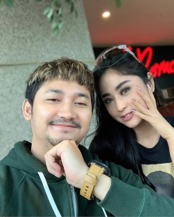 Dewi Perssik dan Angga Wijaya (Instagram/@anggawijaya88)