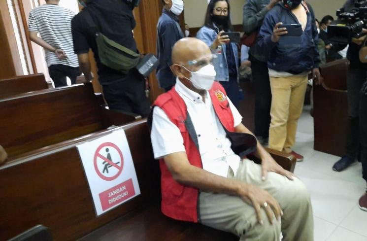Mark Sungkar Hadiri Sidang. (MataMata.com/Ismail)