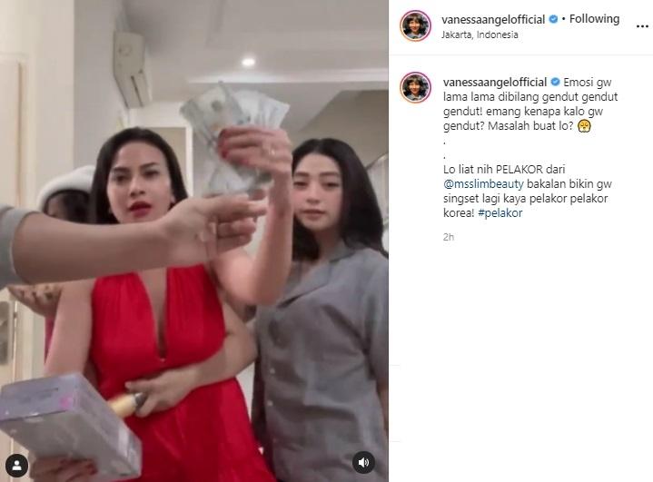 Vanessa Angel (tengah). (Instagram/@vanessaangelofficial)