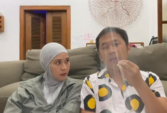 Zaskia Adya Mecca dan Hanung Bramantyo (Youtube.com)