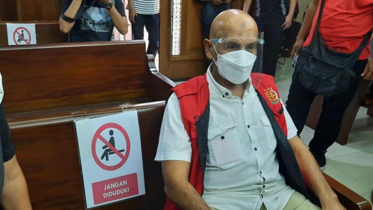Mark Sungkar Hadiri Sidang. (MataMata.com/Ismail)