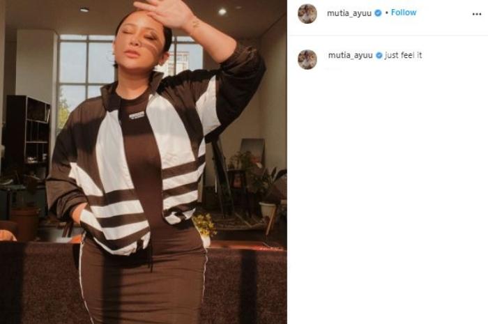 Gaya seksi Mutia Ayu. (Instagram/@mutia_ayuu)