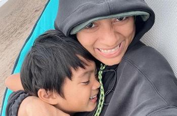 Potret Terbaru Sekala Anak Ayudia Bing Slamet Pakai Baju Adat Bali Disorot: Ganteng Amat!